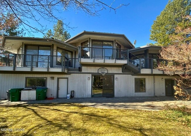 Building Photo - 2795 Lakeridge Terrace W