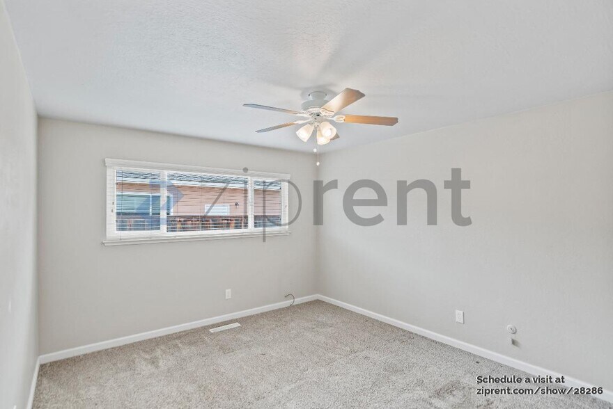 Building Photo - 3185 Country Dr
