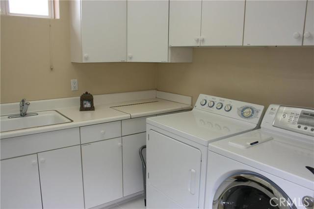 Building Photo - 224 Cll De Madrid