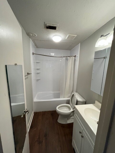 Building Photo - 4349 Bellaire Dr S