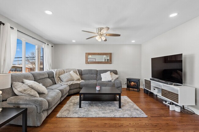 Building Photo - 5021 Church St