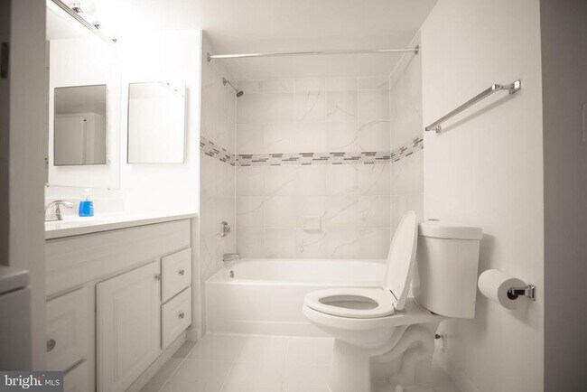 Building Photo - 5505 Seminary Rd