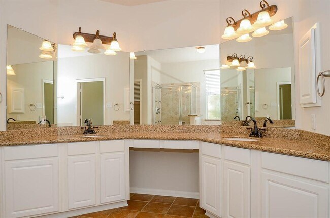 Building Photo - 2826 Firecrest Dr