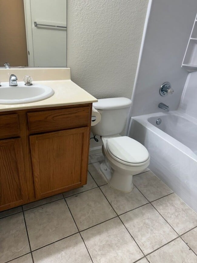 Building Photo - Cozy home in Natomas