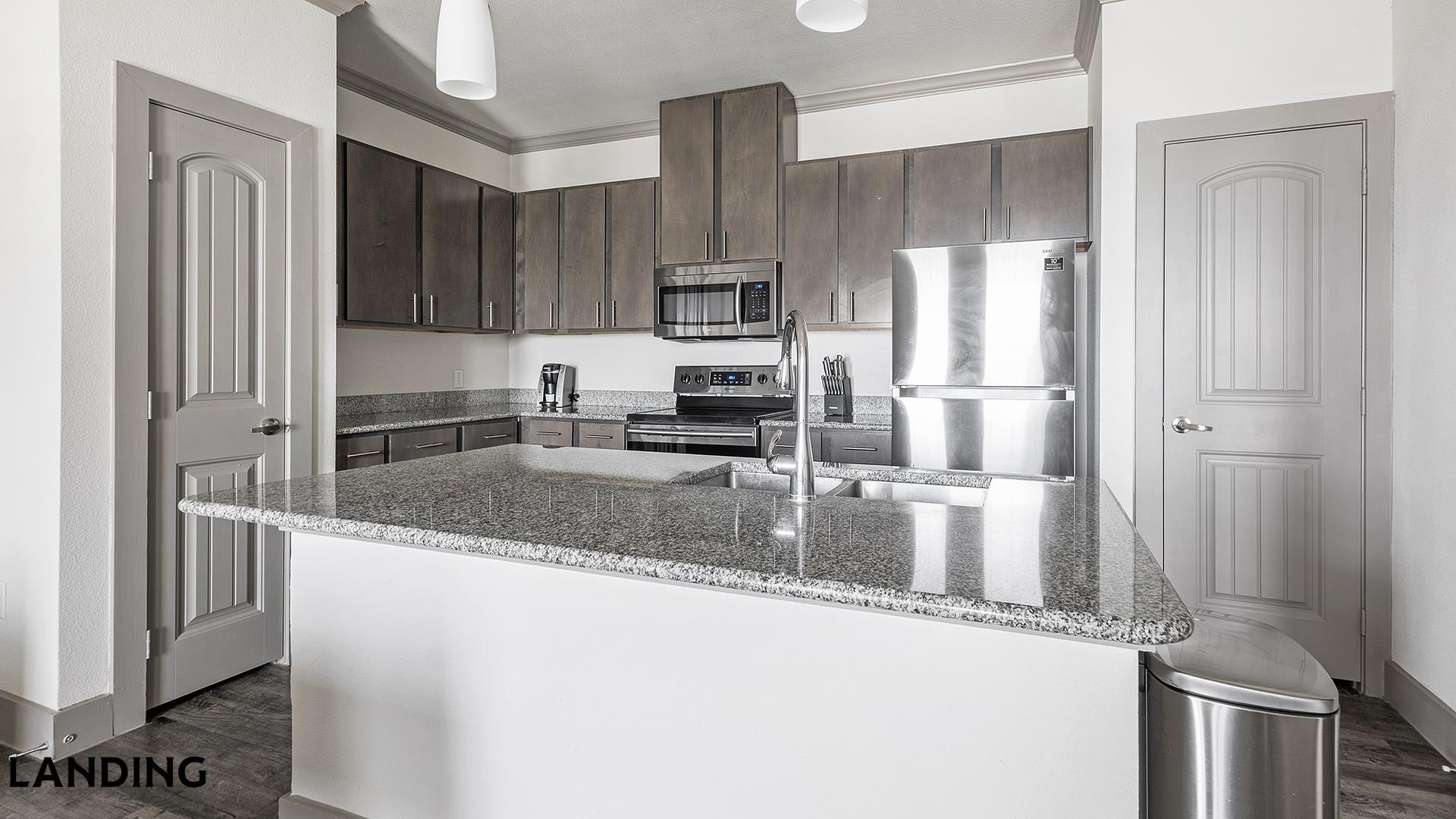 Building Photo - 12500 Shadowglen Trce