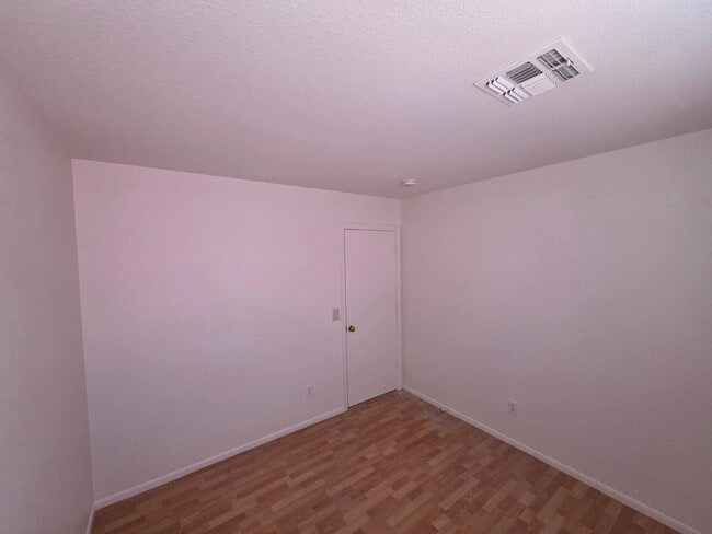 Building Photo - 2486 E Winchester Pl