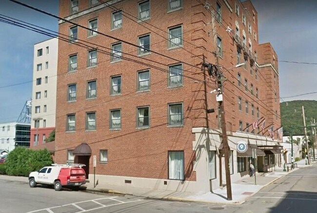 Building Photo - 2 South Ave