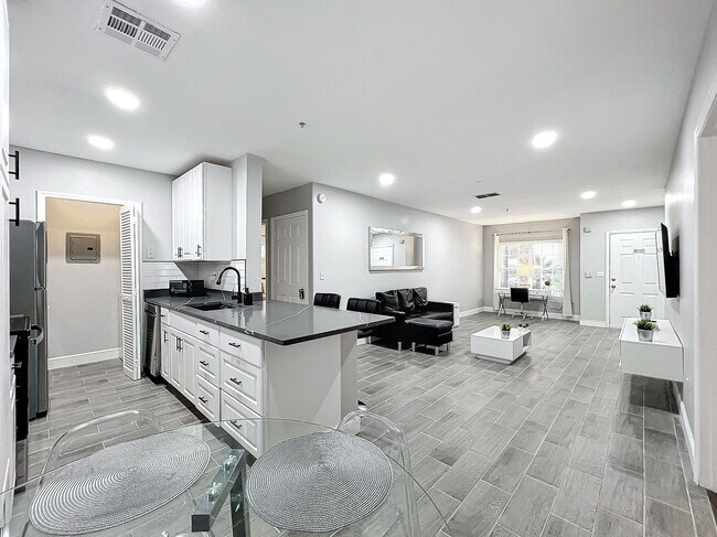 Building Photo - South Kirkman Road, Orlando, FL 32811 - 2 BR 2 BA condo