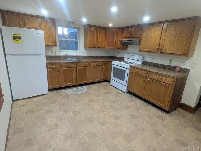 Building Photo - 217 King Rd