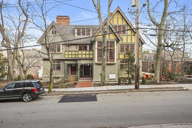 Building Photo - 165 Winthrop Rd