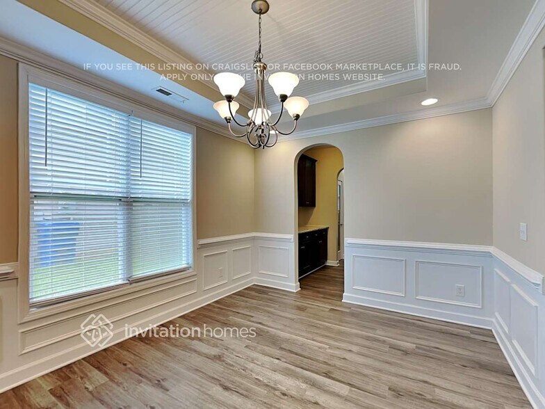 Building Photo - 600 Hadlow St