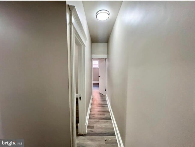 Building Photo - 1607 S 60th St