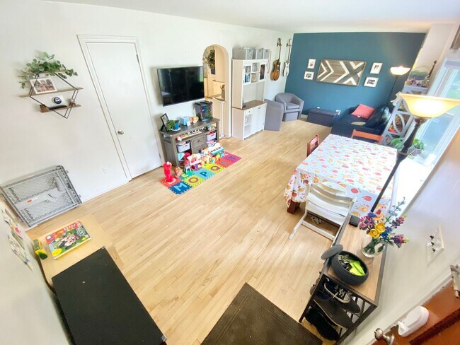 Building Photo - 4 Bedroom Home in South Burlington VT Avai...