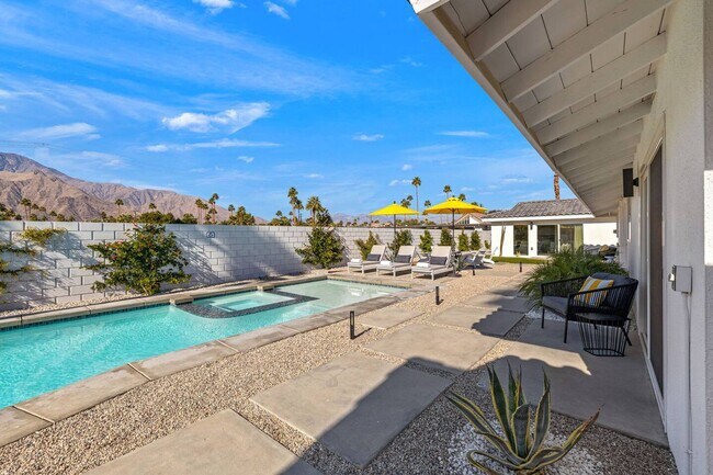 Building Photo - Casa del Sol- Modern Paradise w/ Pool and Casita (Monthly Only - No Long Term)