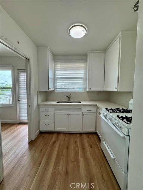 Building Photo - 3402 Gaviota Ave