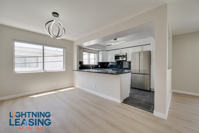 Building Photo - 1035 Hayworth Ave