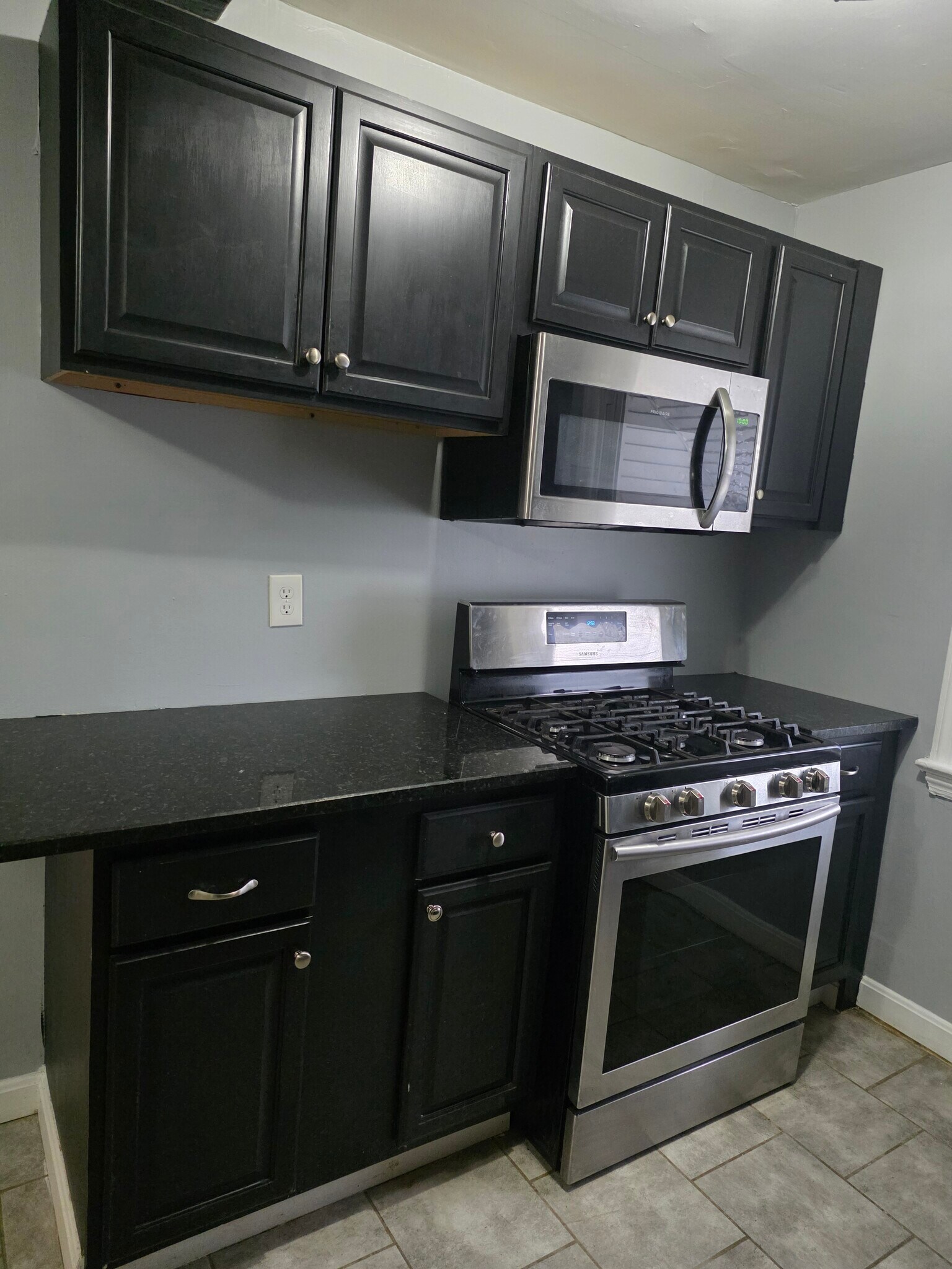 Eat in kitchen - 331 Union Ave