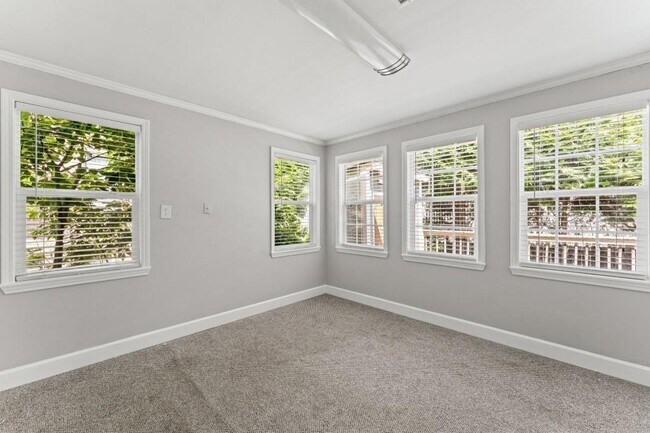 Building Photo - 5605 Martin Grove Dr NW