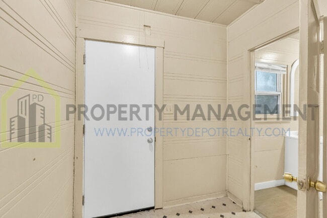 Building Photo - Charming 2-Bedroom Bungalow in Sacramento