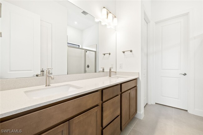 Building Photo - 25637 Shoreline Gaze Dr