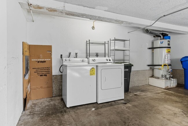 Building Photo - 8246 Caminito Modena