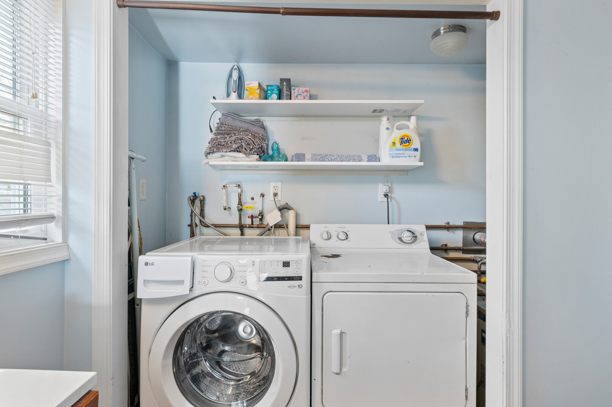 Building Photo - 104 7th Ave