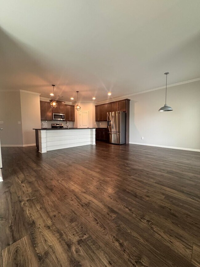 Building Photo - Spacious and Well-Appointed 3BR/2BA Home in Flowery Branch