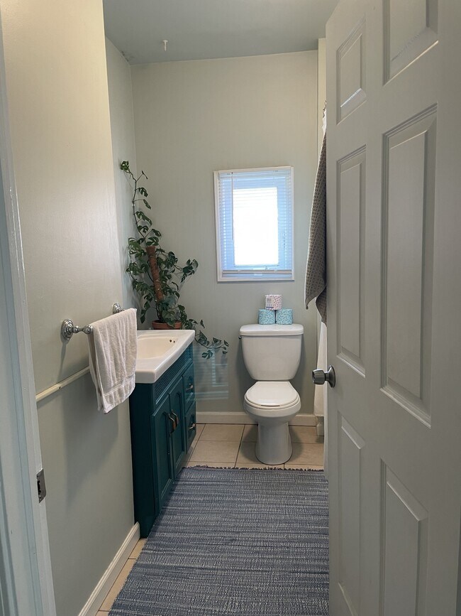 Building Photo - 23 Hays St