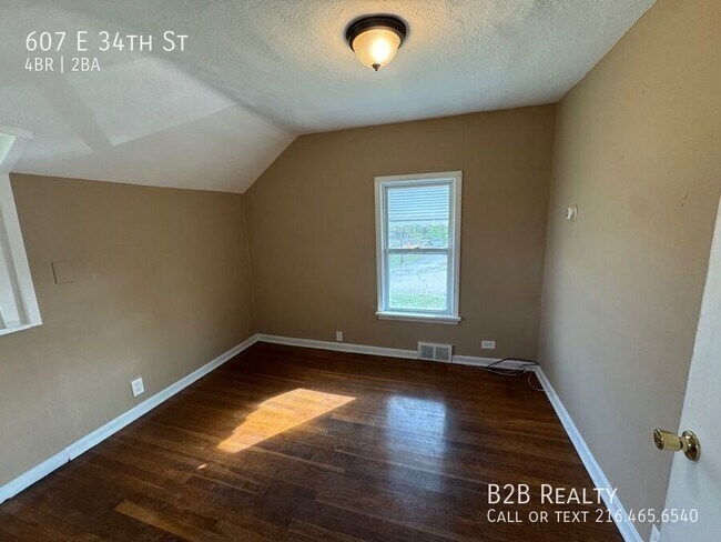 Building Photo - 607 E 34th St