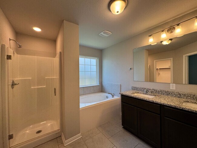 Building Photo - 938 James Parker Cir