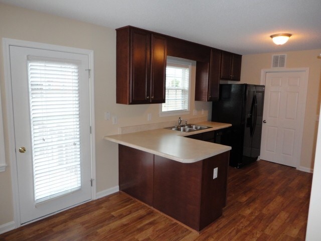 Building Photo - 96 Imperial Dr