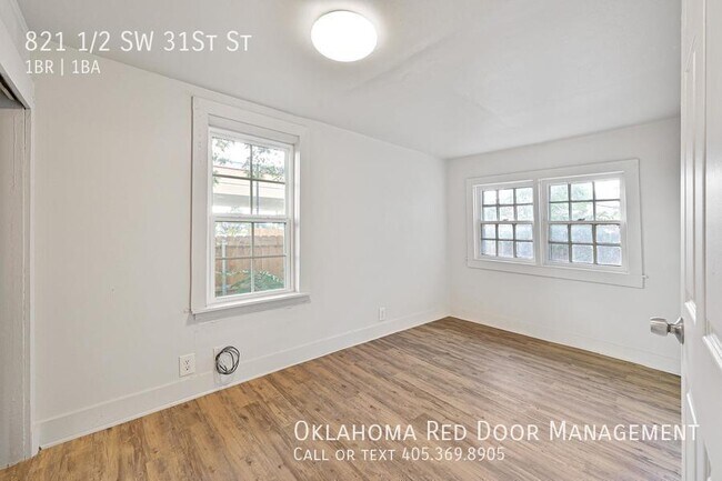 Building Photo - 821 1/2 SW 31St St-