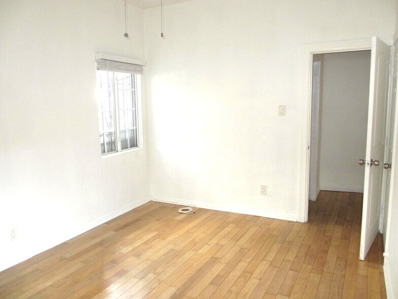Building Photo - 1204 N Citrus Ave