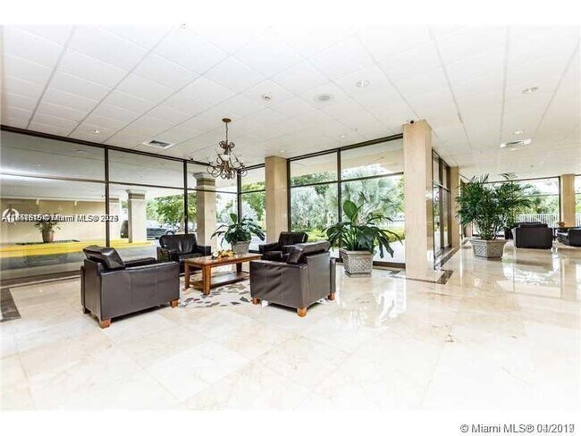Building Photo - 400 Kings Point Dr
