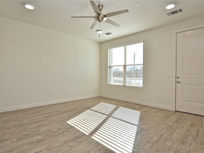 Building Photo - 7805 Cooper Ln