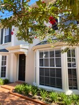 Building Photo - 308 S Gomez Ave