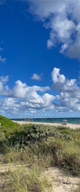 Building Photo - 3301 NE 32nd Ave