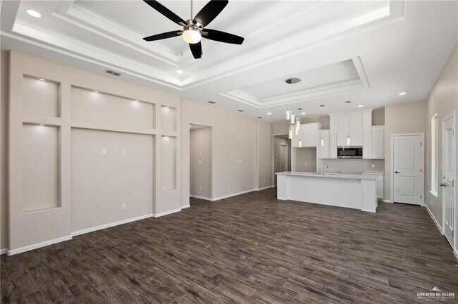 Building Photo - 14 N Sugar Bear Dr
