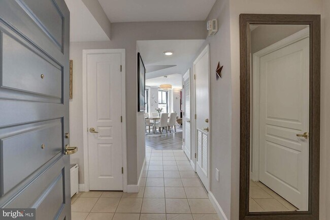 Building Photo - 616 E Street NW Unit 718
