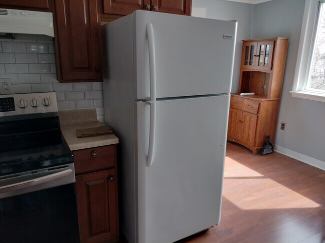 Building Photo - 240 Rowland Ave