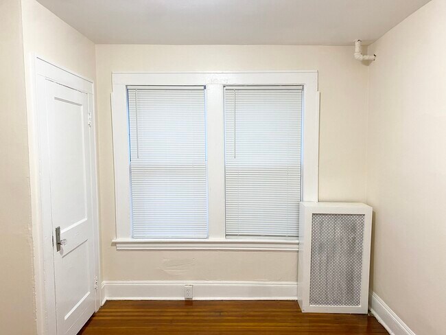 Building Photo - 285 Bronx Ave