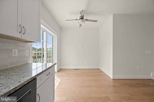 Building Photo - 212 Upper Brook Terrace