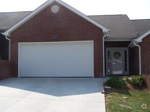 Building Photo - 3 bed, 2 bath, 2 car garage townhouse w/ b...