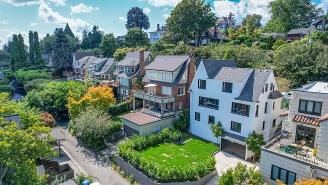 Building Photo - 4Bd/1.75Ba Seattle House