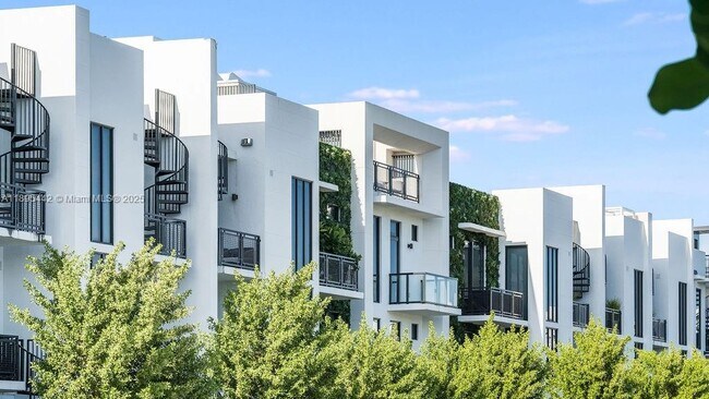 Building Photo - 1030 15th St