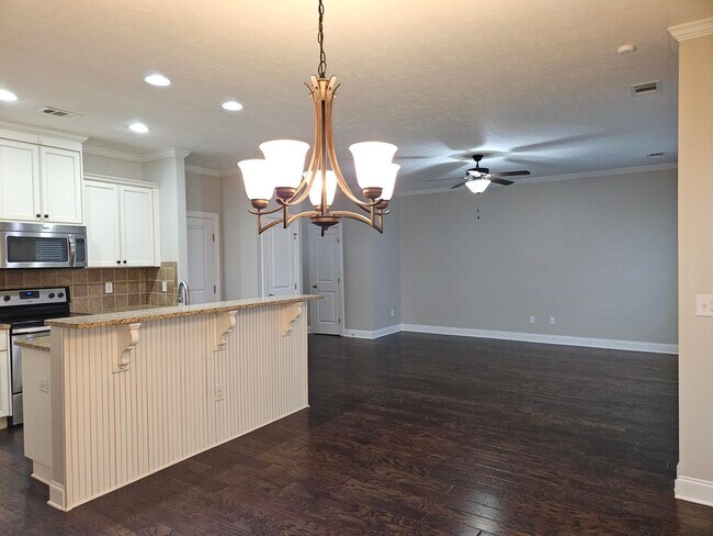 Building Photo - 905 Glenhaven Dr