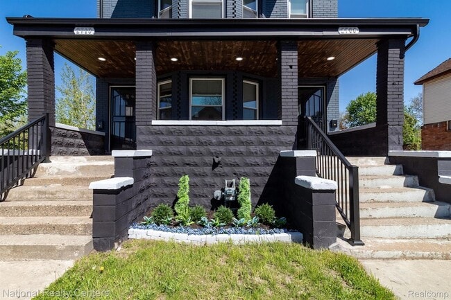 Building Photo - 2710 Wreford St