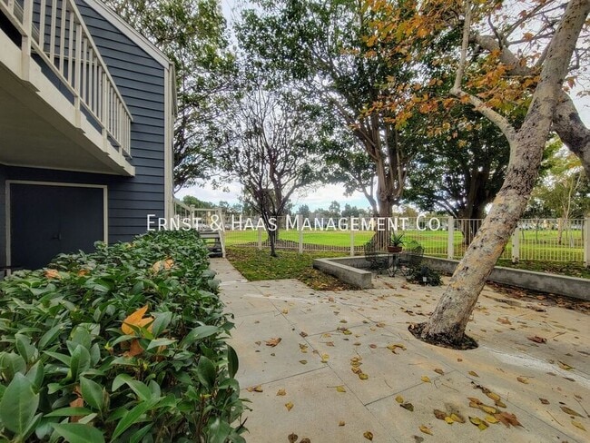 Building Photo - 6020 Bixby Village Dr