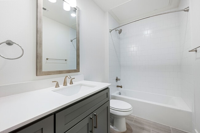 Building Photo - 5313 Reiger Ave