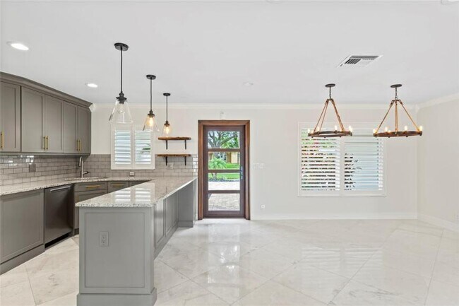 Building Photo - 3 bedroom in LIghthouse point FL 33064